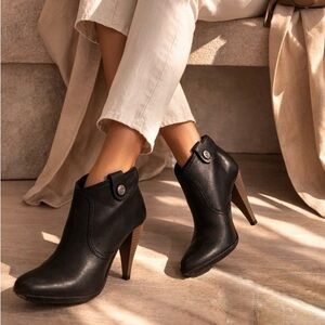 Coach black leather ankle booties size 5